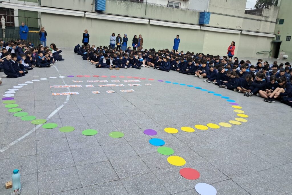 Lee más sobre el artículo Un millón de niños rezando